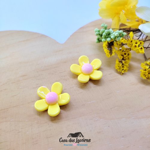 Aplique Resina - Flor Com Miolo Amarelo- 2 Unidades