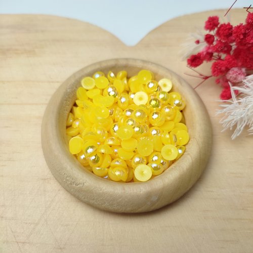 Meia Pérola Irisada N° 5 - 25g - Amarelo